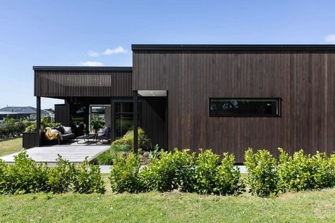 Photo of property in 25 Kotare Drive, Waiwhakaiho, New Plymouth, 4312