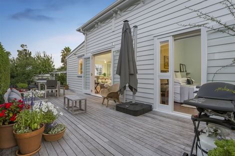 Photo of property in 61 Aroha Avenue, Sandringham, Auckland, 1025