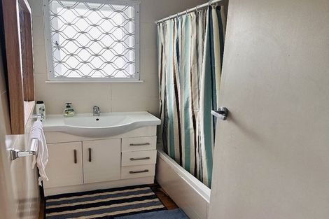 Photo of property in 54 Tiraumea Drive, Pakuranga, Auckland, 2010