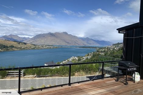 Photo of property in 4 Luckie Lane, Queenstown Hill, Queenstown, 9300