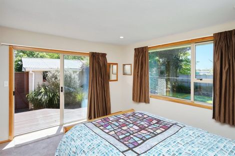 Photo of property in 8 Brookby Crescent, Avonhead, Christchurch, 8042