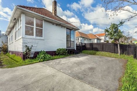 Photo of property in 104a Lake Road, Belmont, Auckland, 0622
