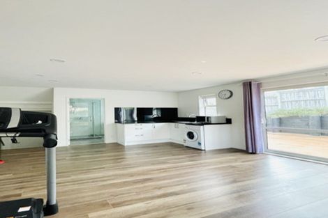 Photo of property in 64a Beach Road, Mellons Bay, Auckland, 2014