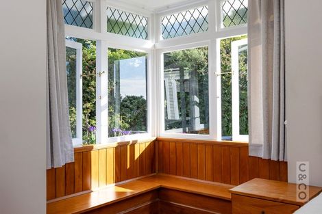 Photo of property in 10 Kaipara View Road, Helensville, 0875