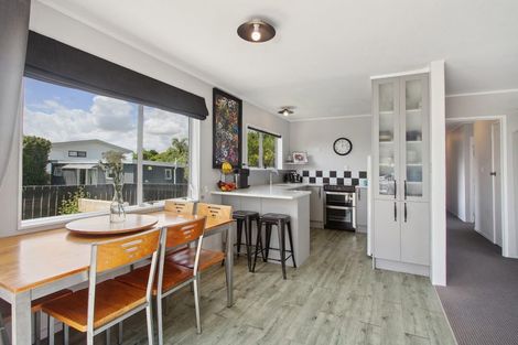 Photo of property in 25 Crispe Road, Clarks Beach, 2122