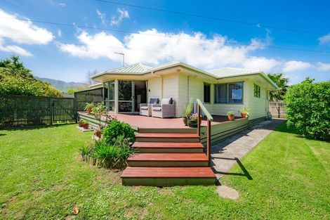Photo of property in 9 Hurworth Grove, Waikanae, 5036