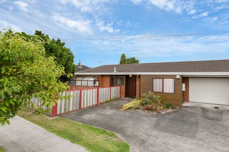 Photo of property in 162 View Road, Sunnyvale, Auckland, 0612