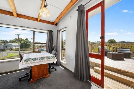 Photo of property in 28a Te Moau Avenue, Parakai, 0830
