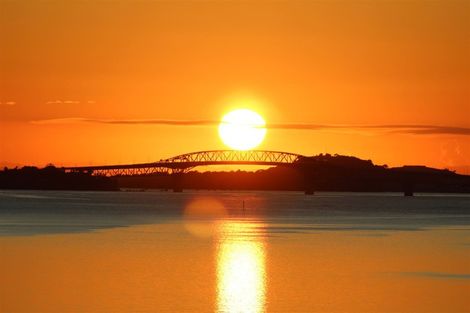 Photo of property in 8 Kawai Rise, Te Atatu Peninsula, Auckland, 0610