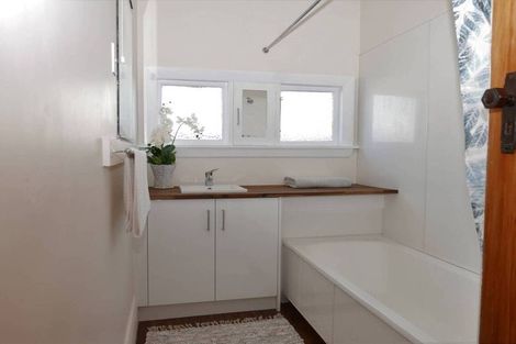 Photo of property in 8 Freyberg Avenue, Riccarton, Christchurch, 8011