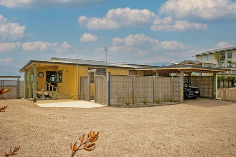 Photo of property in 231 Pukehina Parade, Pukehina, 3189