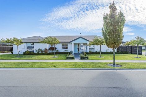 Photo of property in 21 Shillingford Boulevard, Rolleston, 7615