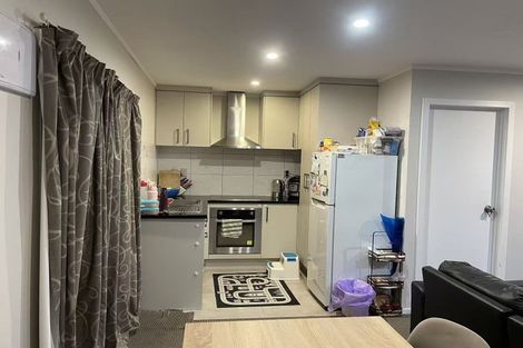 Photo of property in 2 Cranberry Place, Bucklands Beach, Auckland, 2012