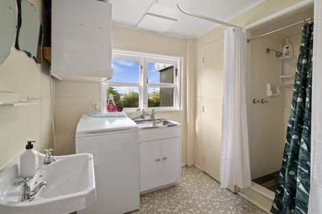 Photo of property in 11 Alberta Street, Acacia Bay, Taupo, 3330