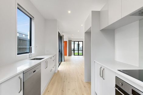 Photo of property in 17b Cessna Crescent, Mangere, Auckland, 2022