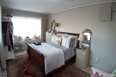 Photo of property in 40 Priestley Drive, Bucklands Beach, Auckland, 2014