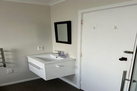 Photo of property in 10 Tilbury Avenue, Hokowhitu, Palmerston North, 4410