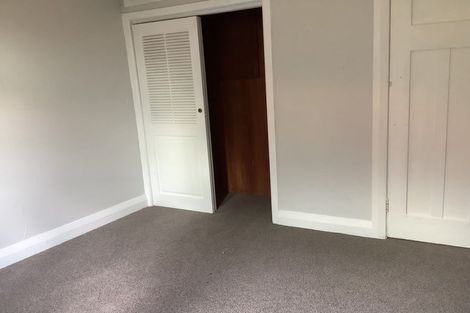 Photo of property in 3 Singers Road, Korokoro, Lower Hutt, 5012