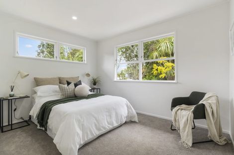 Photo of property in 29 Aplin Place, Birkdale, Auckland, 0626