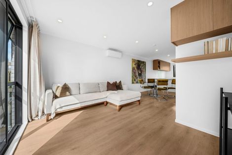 Photo of property in 4/29 Normandy Place, Henderson, Auckland, 0610