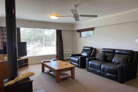 Photo of property in 3 Trigg Crescent, Taradale, Napier, 4112