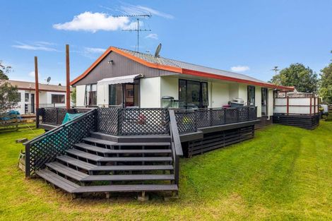 Photo of property in 32 Cemetery Road, Waiuku, 2123