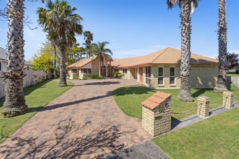 Photo of property in 88 Rushgreen Avenue, Pahurehure, Papakura, 2113