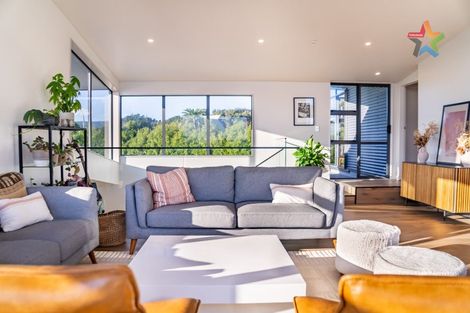 Photo of property in 22 Mount Marua Drive, Timberlea, Upper Hutt, 5018