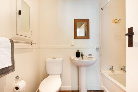 Photo of property in 127b Williams Street, Cambridge, 3434