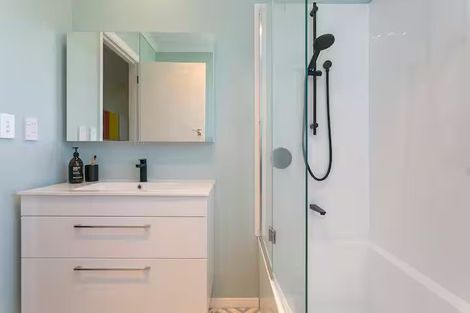 Photo of property in 18 Titoki Avenue, Waipahihi, Taupo, 3330