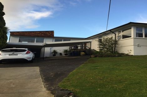 Photo of property in 98 Eskdale Road, Birkdale, Auckland, 0626