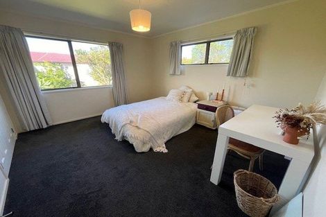 Photo of property in 32 Jillteresa Crescent, Half Moon Bay, Auckland, 2012