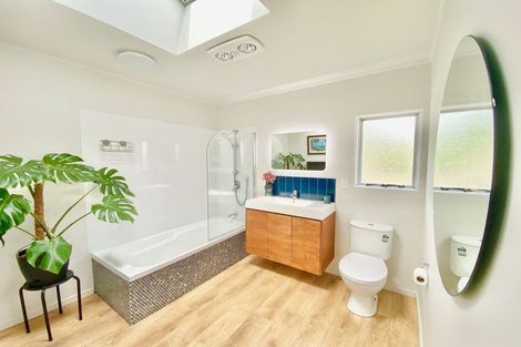 Photo of property in 17 Forest Road, Raumati South, Paraparaumu, 5032