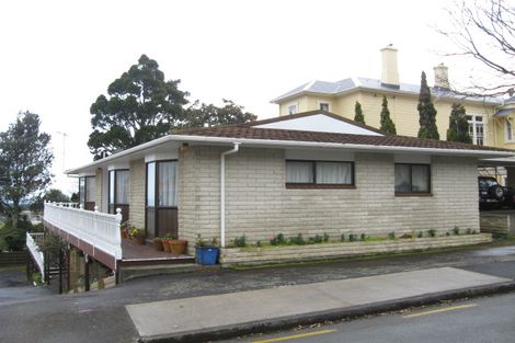 Photo of property in 162a Vivian Street, New Plymouth, 4310