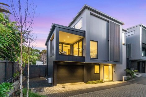 Photo of property in 201c Hurstmere Road, Takapuna, Auckland, 0622