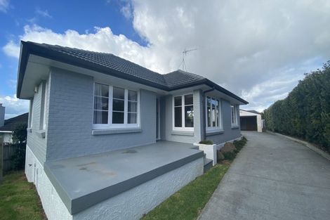 Photo of property in 5 Brookfield Road, Te Atatu Peninsula, Auckland, 0610