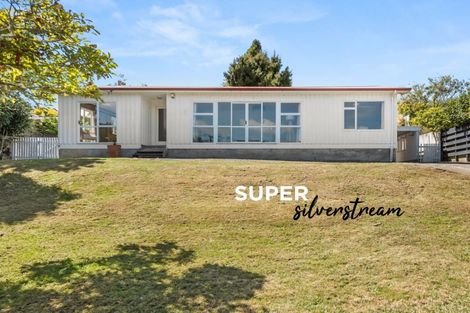 Photo of property in 23 Dowling Grove, Silverstream, Upper Hutt, 5019