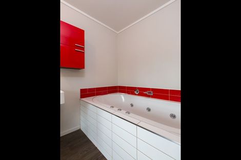 Photo of property in 162 View Road, Sunnyvale, Auckland, 0612