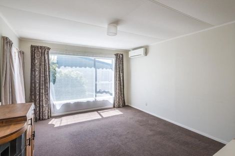Photo of property in 61 Davidson Crescent, Tawa, Wellington, 5028