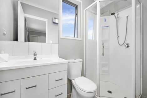 Photo of property in 28 Shillingford Boulevard, Rolleston, 7615