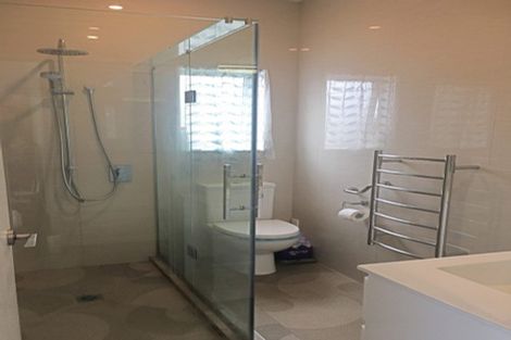 Photo of property in 109 Reeves Road, Pakuranga Heights, Auckland, 2010