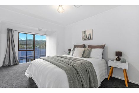 Photo of property in 61 Pemberton Avenue, Bayview, Auckland, 0629