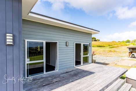 Photo of property in 918 Oneriri Road, Kaiwaka, 0573