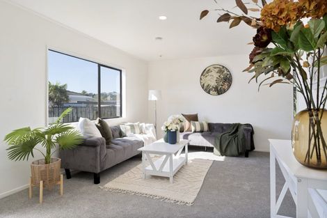 Photo of property in 1/26 Karepo Crescent, Ranui, Auckland, 0612