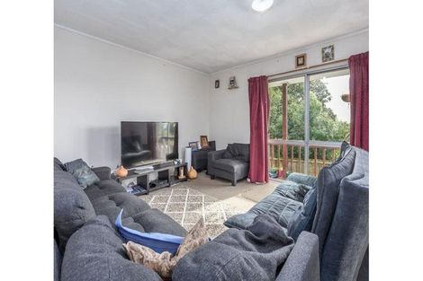 Photo of property in 2/6 Bundena Place, Clendon Park, Auckland, 2103