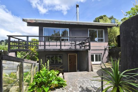 Photo of property in 17 Wonderview Road, Leigh, 0985