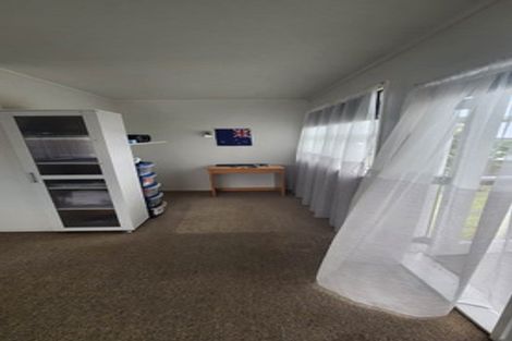 Photo of property in 17 Hewlett Road, Massey, Auckland, 0614