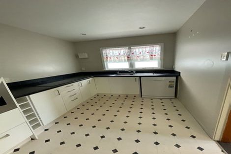 Photo of property in 33 Pahiatua Street, Hokowhitu, Palmerston North, 4410