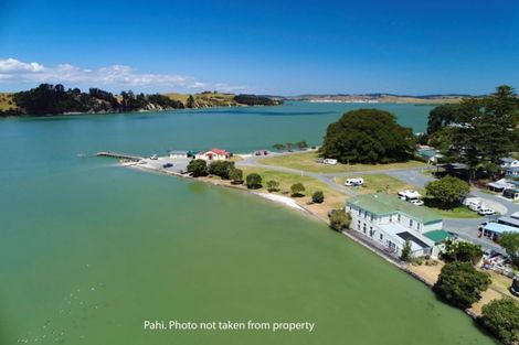 Photo of property in 6 Bonham Street, Pahi, Paparoa, 0571