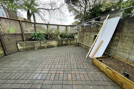 Photo of property in 9 Joshua Place, Weymouth, Auckland, 2103